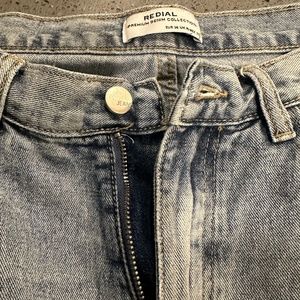 Distress jeans